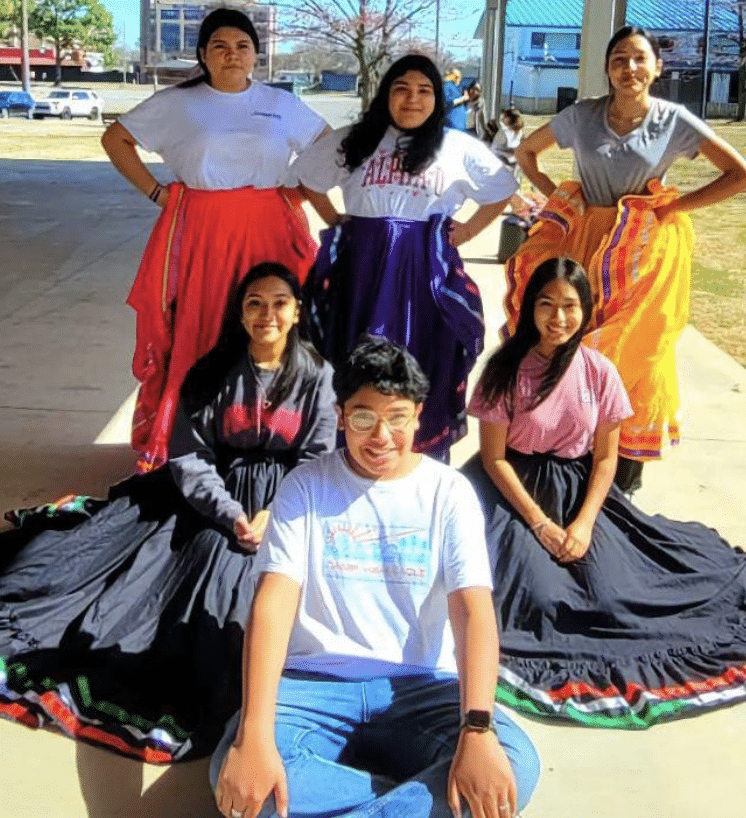 Folklorico Quetzal Mexican Dance Group Class