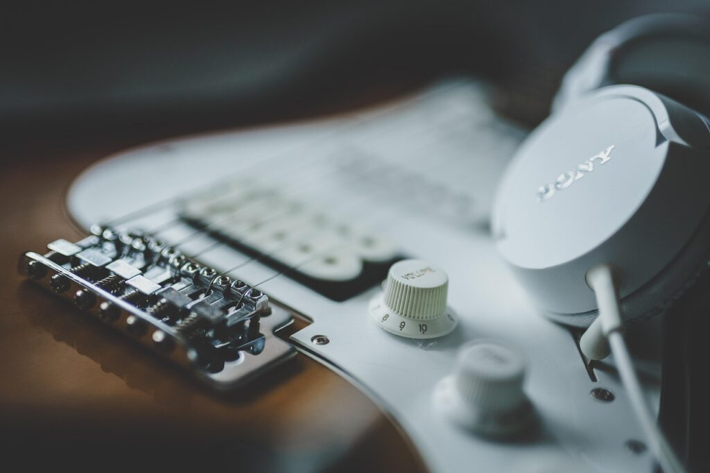 guitar, headphones, classical guitar, acoustic guitar, electric guitar, musician, tape, tonstudio, volume, audio, musical, instrument, guitarist, jazz, melody, equipment, acoustic, string, guitar, guitar, guitar, guitar, guitar, headphones, electric guitar, jazz
